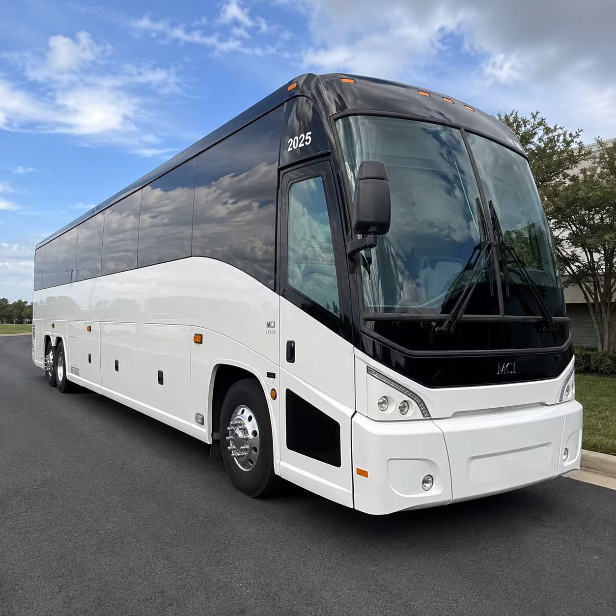 corporate shuttle service between the north charleston convention center and area hotels