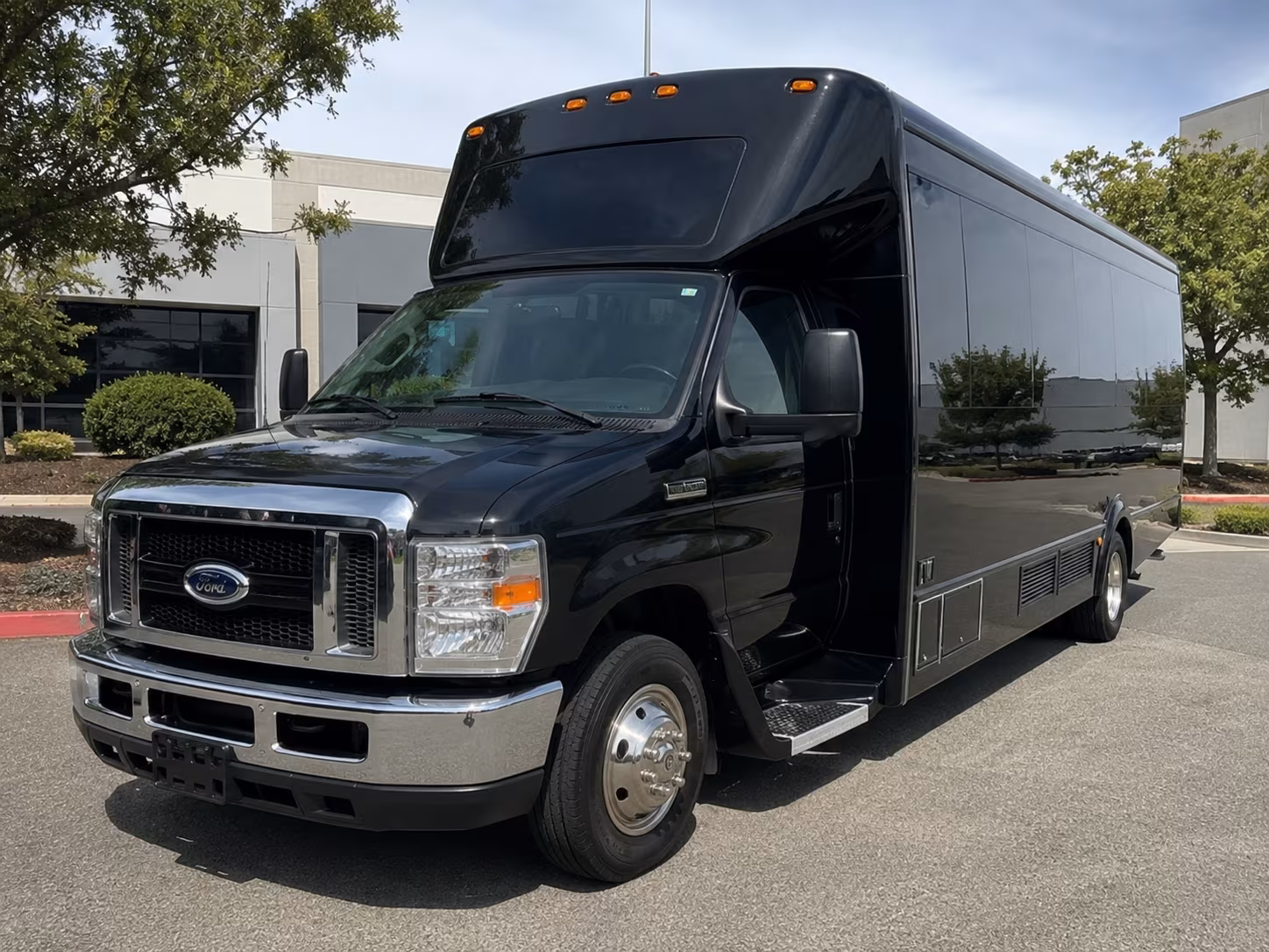 party buses to the charleston area convention center and downtown venues