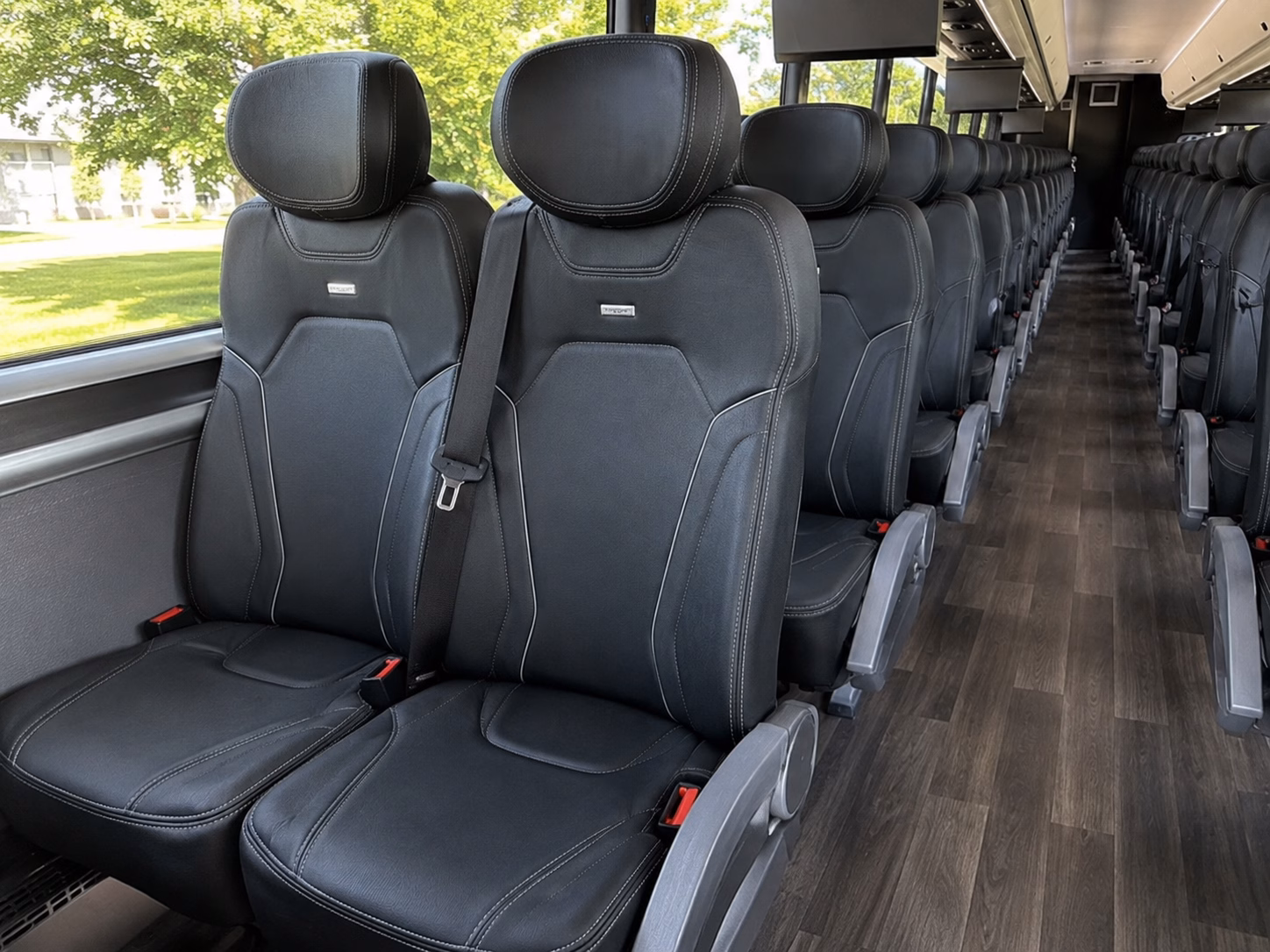 wedding guest shuttles to boone hall plantation and mount pleasant venues